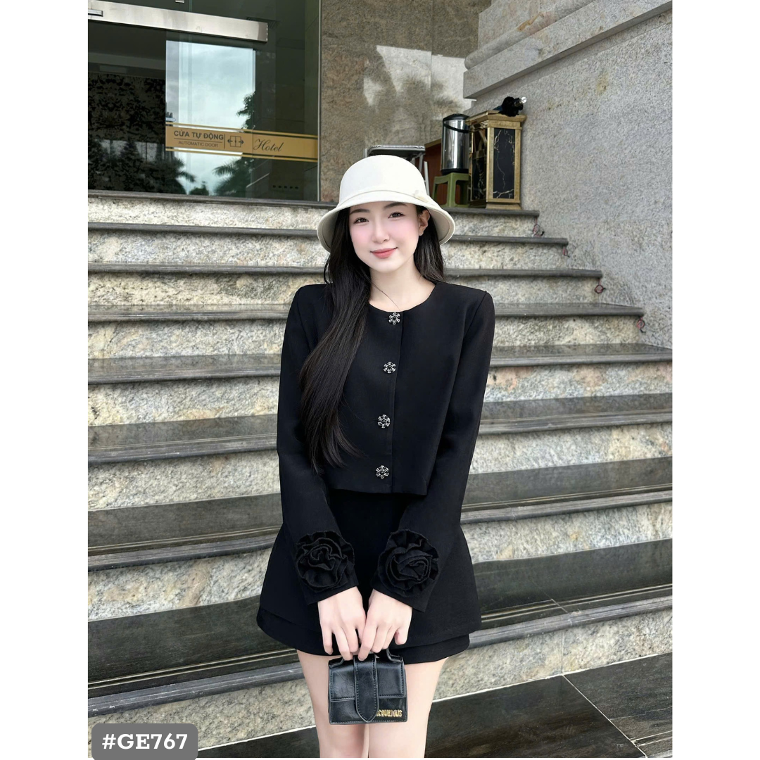 レディース 韓国風セットアップ ノーカラージャケット ショートパンツ 2点セット 花柄ボタン フリル袖 きれいめ 大人可愛い