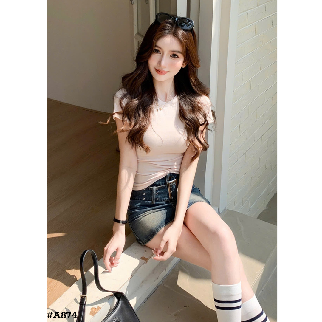 1枚で着られる！カップ付きクロップドTシャツ 半袖 ストレッチ 美シルエット