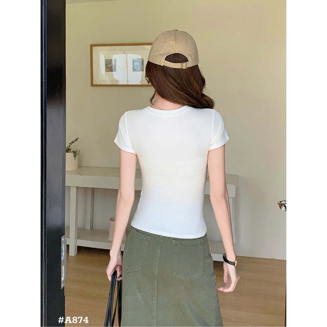1枚で着られる！カップ付きクロップドTシャツ 半袖 ストレッチ 美シルエット