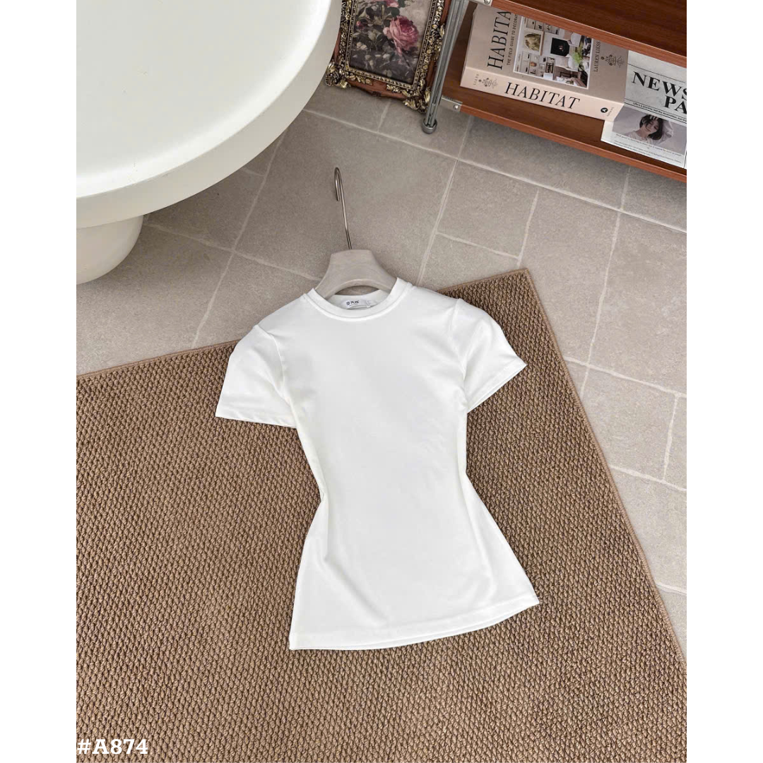 1枚で着られる！カップ付きクロップドTシャツ 半袖 ストレッチ 美シルエット