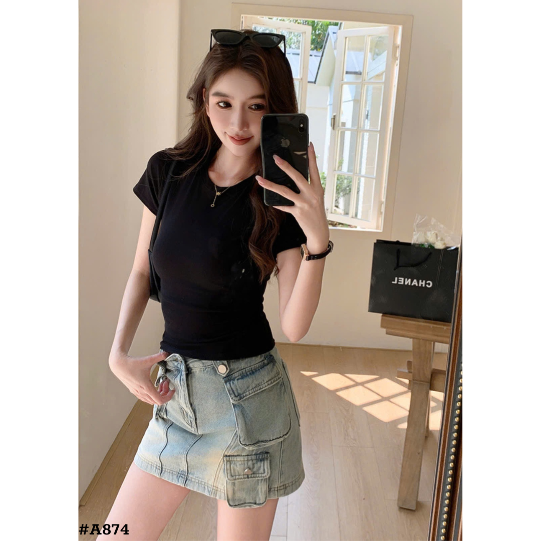 1枚で着られる！カップ付きクロップドTシャツ 半袖 ストレッチ 美シルエット