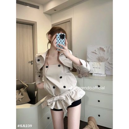 レディース 韓国風 長袖トップス ダブルボタン ケープ風デザイン ウエストリボン ペプラム フリル きれいめ 大人可愛い 春秋