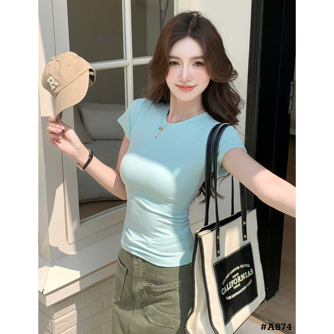1枚で着られる！カップ付きクロップドTシャツ 半袖 ストレッチ 美シルエット