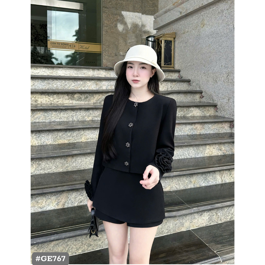 レディース 韓国風セットアップ ノーカラージャケット ショートパンツ 2点セット 花柄ボタン フリル袖 きれいめ 大人可愛い